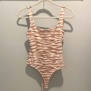 Forever 21 Double-Layered Seamless Fabric Squareneck Bodysuit